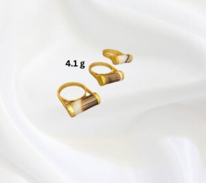 Gold Ring with Cylindrical Stone